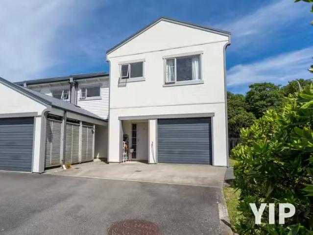 Corner Unit, Sun, Pool? YIP! First National Real Estate