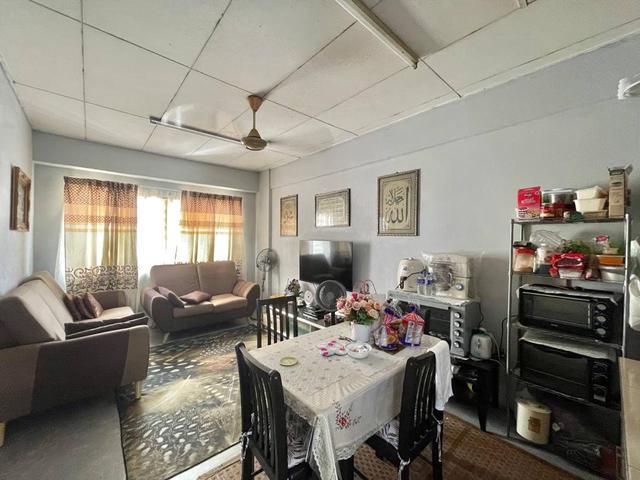 Corner Unit Subang Jaya Pangsapuri Angsana Flat USJ 1 Murah