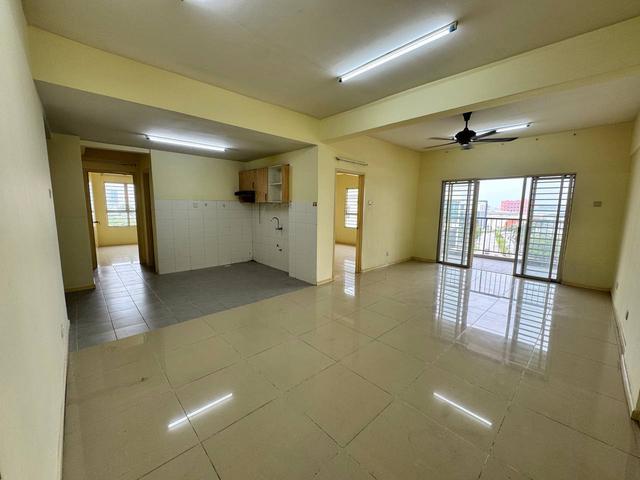 CORNER UNIT Suri Puteri Apartment Seksyen 20 Shah Alam