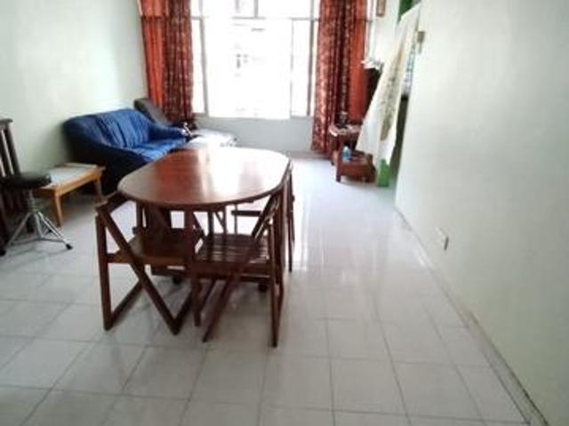 CORNER UNITTaman Kristal 3Bedrooms Block D RENOVATED 3Bedrooms