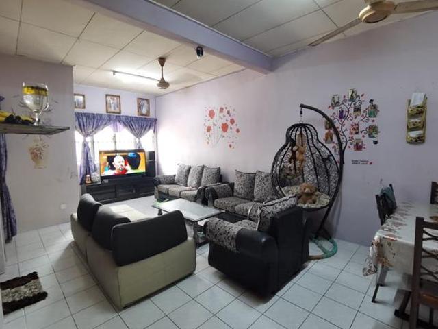 Corner upper floor Town house Bukit Rimau