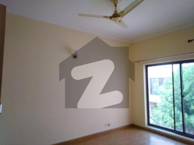 Corner Villa For Rent Pearl City