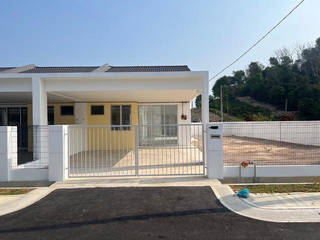 CORNERBukit Banyan Cassia Single Storey Terrace For Sale