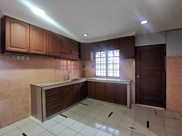 CORNERFULL EXTEND2 Storey Taman Pinggiran Putra Seri Kembangan