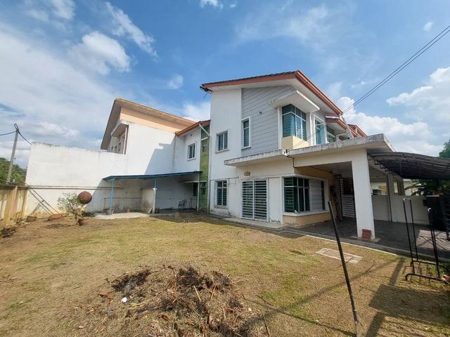 CORNERHuge LandDouble Storey Semi D Cluster Saujana Utama 3