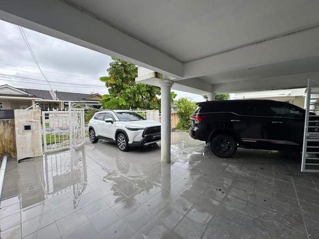 CornerSingle Storey Big Corner House at Matang Jaya For Sale