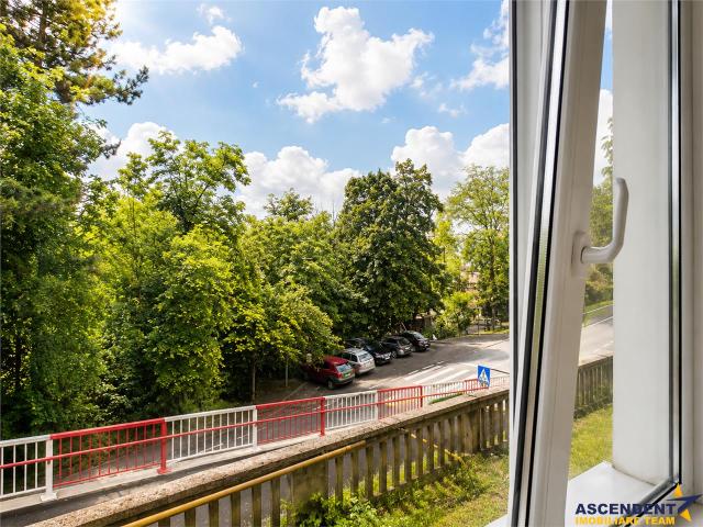 Corp de casa cu 3 camere, parcare in curte, Drumul Poienii, langa parcul Ina Schaeffler