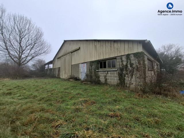 corp de ferme avec hangar + dépendance