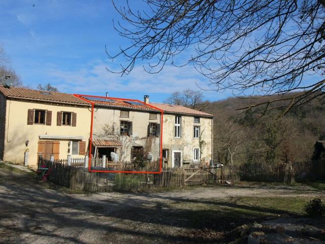 Corp de ferme proche Saint Benoit, avec gîte 10 pièces 200. 201m² Saint Benoît