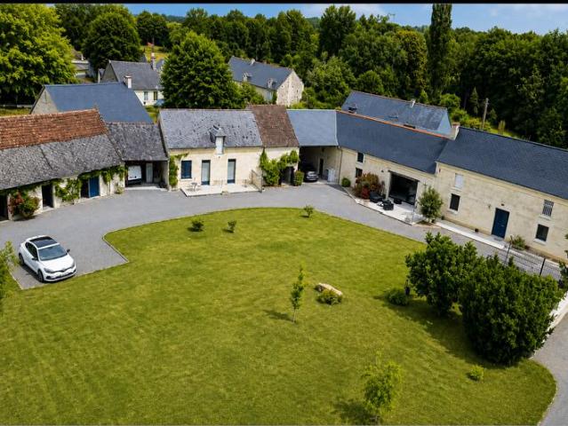 CORPS DE BATIMENTS AVEC GITES