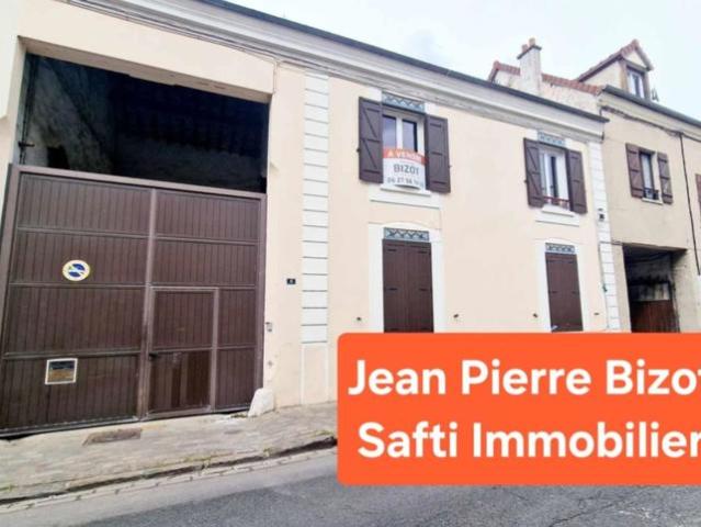 Corps de feme rénové en centre ville