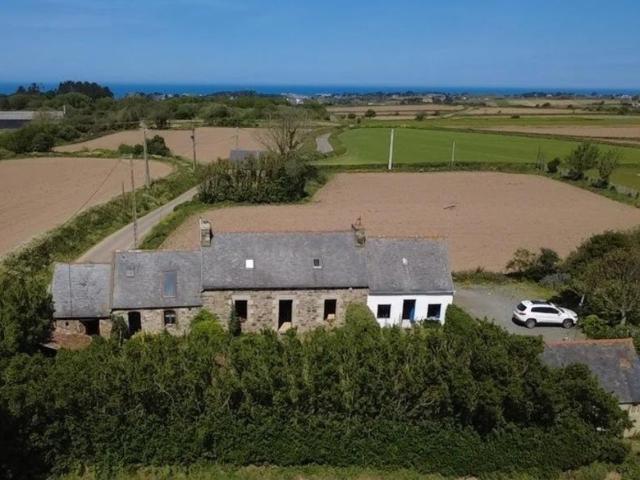 Corps de ferme en pierre