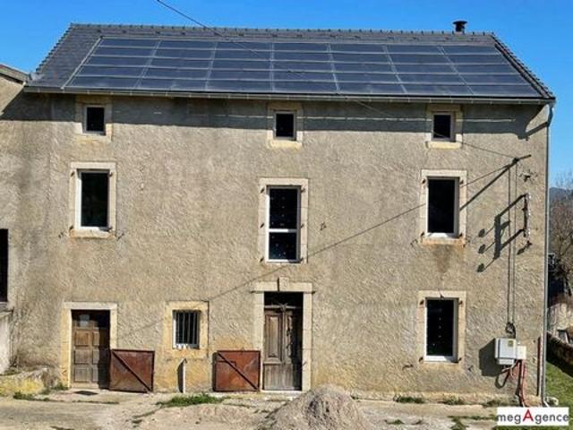 Corps de ferme 1220 m² avec photovoltaïque