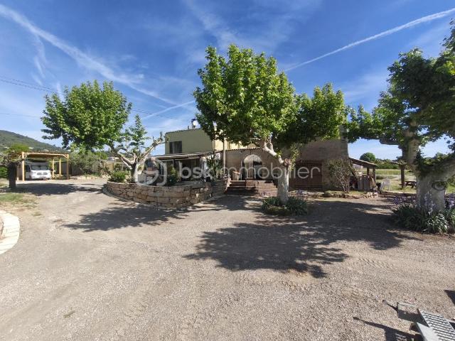 Corps de ferme 240 m² 2 habitations sur 4000 m² de terrain