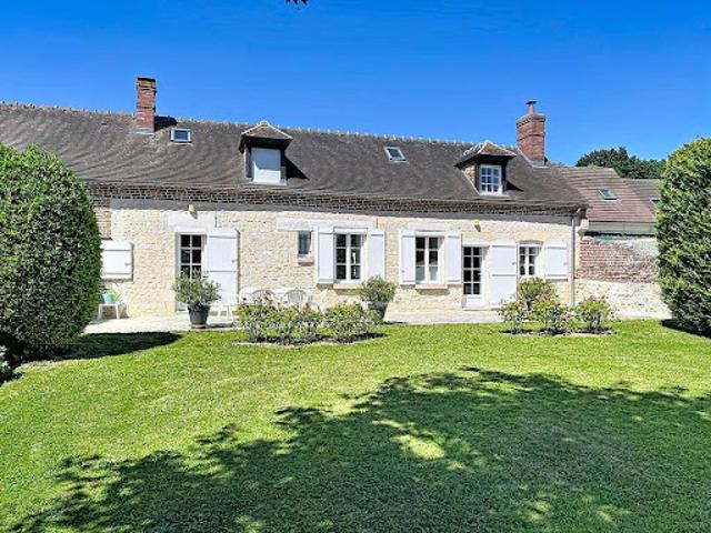 Corps de ferme avec jardin