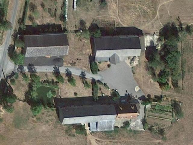 Corps de ferme 2 maisons, et dépendances diverses 11 pièce s 240 m2