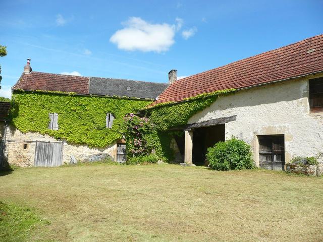 Corps de ferme Vailhourles 70m² Villefranche de Rouergue