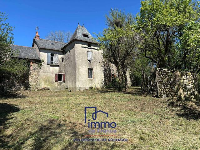 Corps de ferme à rénover 120 m², 4 chambres sur terrain de 1843