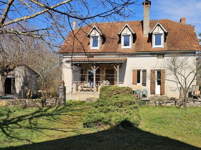 Corps de ferme à rénover à proximité de Limogne en Quercy 172m² Limogne en Quercy
