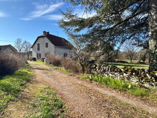 Corps de ferme à rénover à proximité de Limogne en Quercy