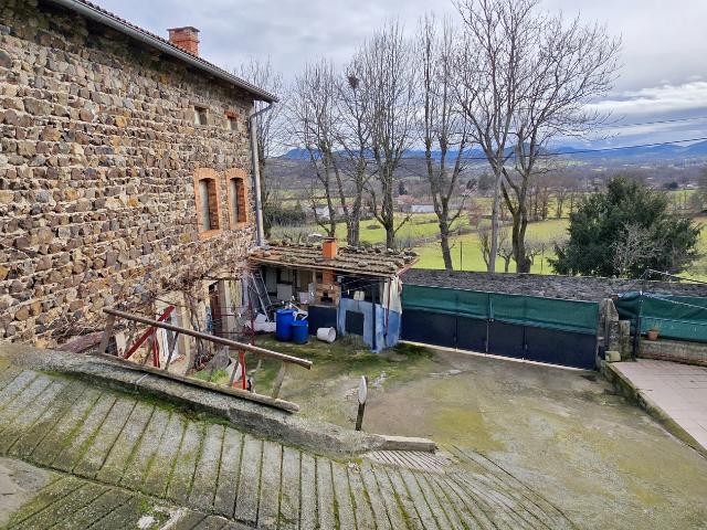 corps de ferme à rénover avec habitation de 113 m2