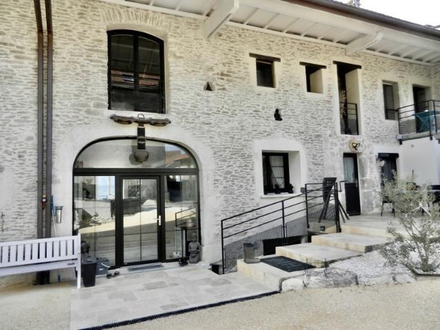 Corps de ferme à vendre 6 pièces SEYSSEL 74 Possibilité Maison d'hôtes ou gîte