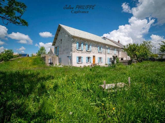 Corps de ferme à vendre 7 pièces ANCELLE 05