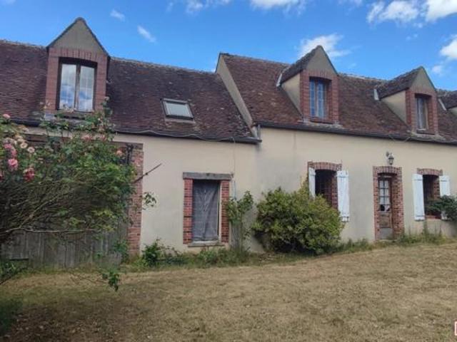 CORPS DE FERME à 15 min de FERRIERES EN GATINAIS 45210 Loiret et ses dépendances 1 hectare et demi de terrain environ
