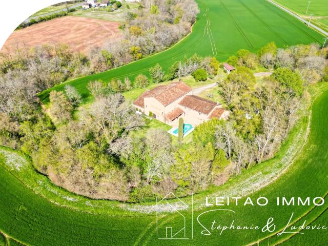Corps de ferme avec dépendances et piscine 214m² Réalmont
