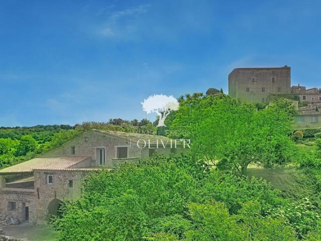 Corps de ferme avec dépendances et vue panoramique