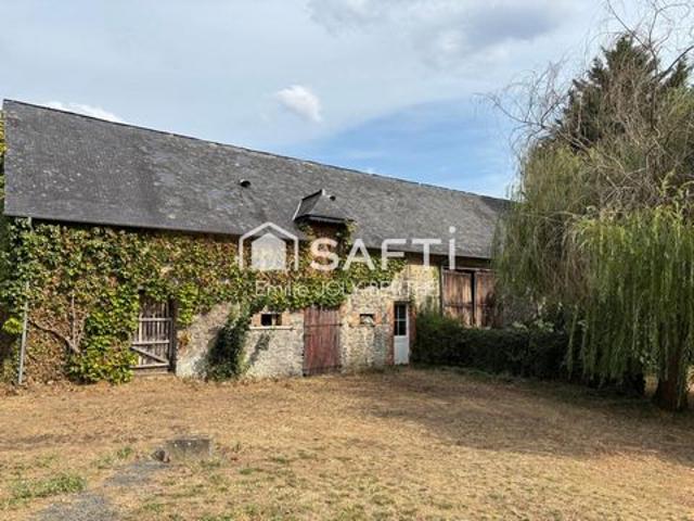 Corps de ferme avec dépendances sur plus de 5 hectares – Cossé en Champagne / 53340