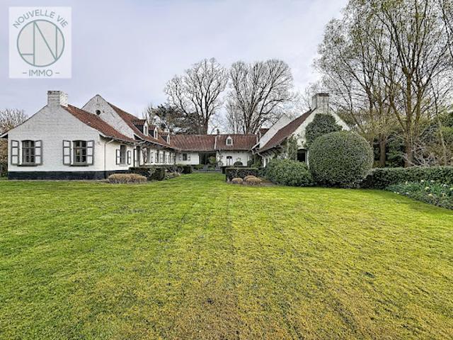 Corps de ferme avec jardin