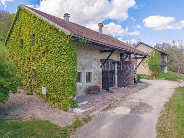 Corps de ferme avec jardin