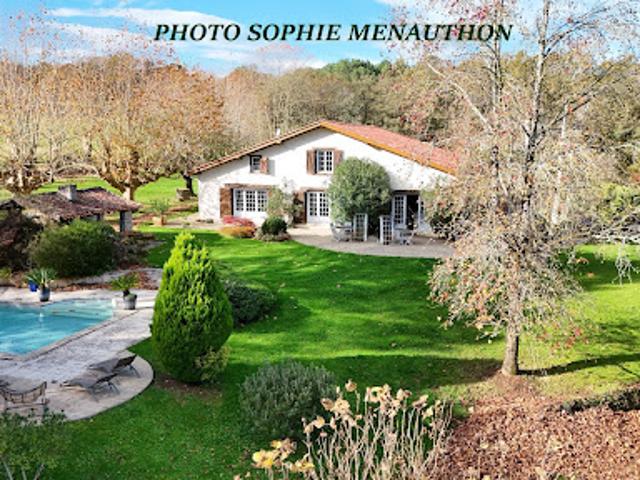 Maison avec piscine et terrasse