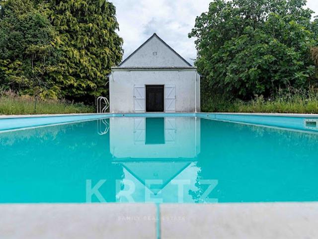 Corps de ferme avec piscine
