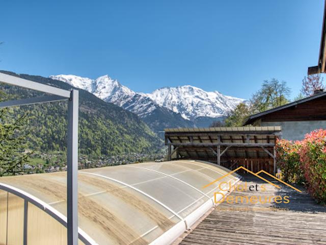 Corps de ferme avec piscine