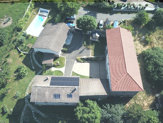 Corps de ferme avec piscine