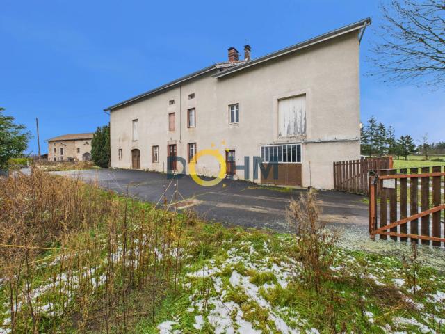 Corps de ferme avec terrain et Dépendances