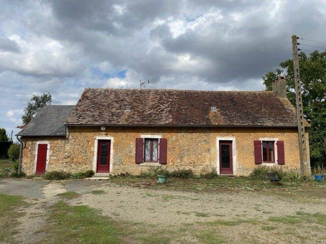 Corps de ferme avec 2,3 h idéal gite ou chevaux