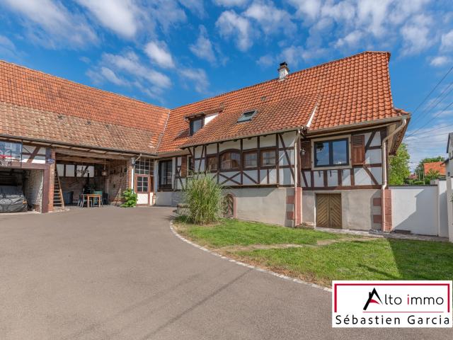 Corps de Ferme de Caractère Entièrement Rénové 168 m2 utiles Dépendances & Local Pro Kutzenhausen