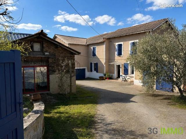 Corps de ferme en pierre – 200 m² habitables – Grange 180 m² – Dépendances – Terrain constructible – 20 min d'Albi