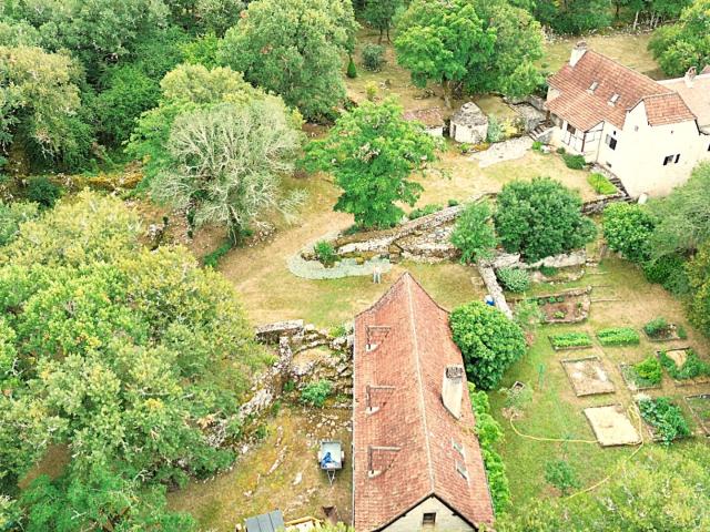 Corps de ferme en situation isolée sur le Causse 230m² Gréalou