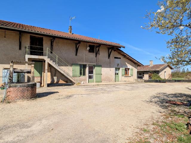 Corps de ferme habitable + fort potentiel d’évolution