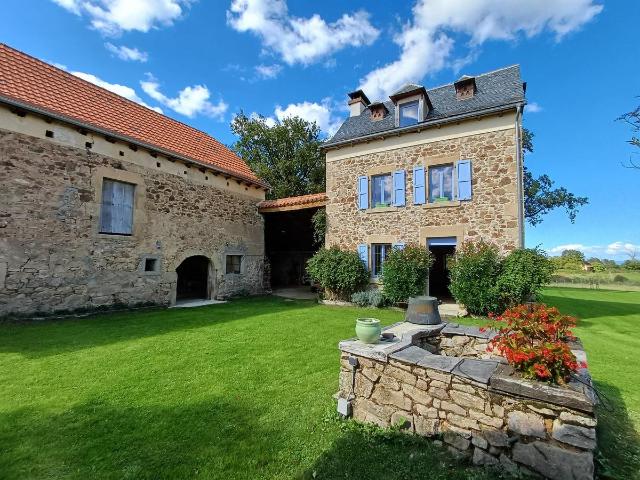 Corps de ferme isolé sur 4981 m2 de terrain 100m² Vaureilles