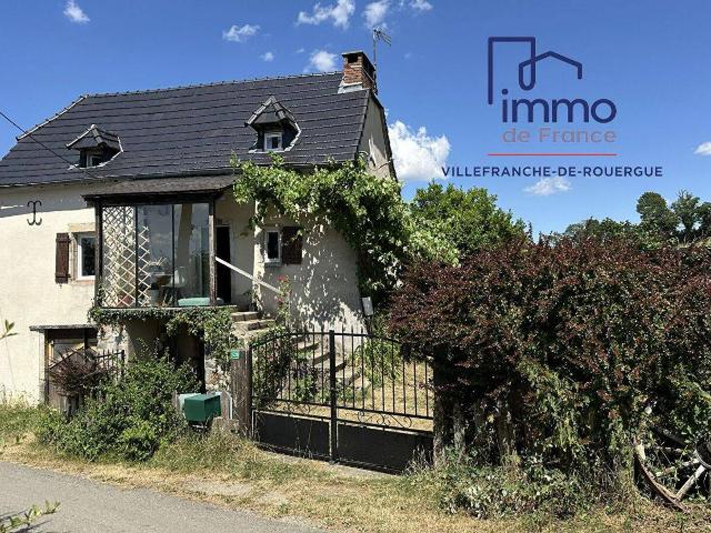 Corps de ferme maison 2 chambres, 68 m², grange 65 m² et 1964