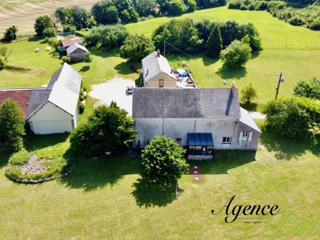 Corps de ferme: maison, gîtes/chambres d'hôtes, dépendance. 280m² Sancerre