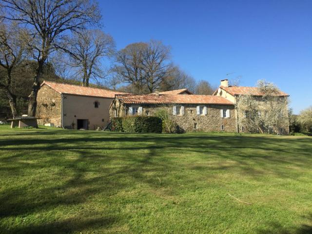 Corps de Ferme milieu XVIII ème 700m² Alban