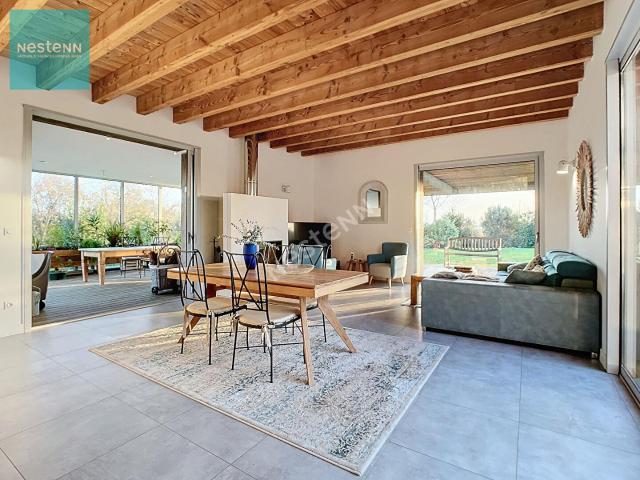 Corps de ferme rénové, 386 m², parc arboré de 8000m², 5 min. 386m² Villefranche de Lauragais