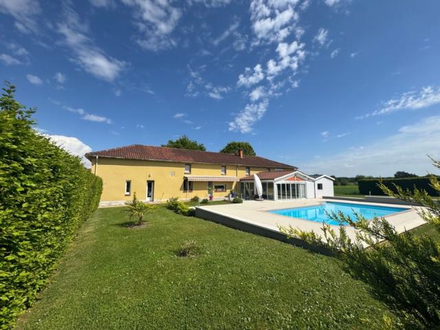 Corps de Ferme rénové Piscine