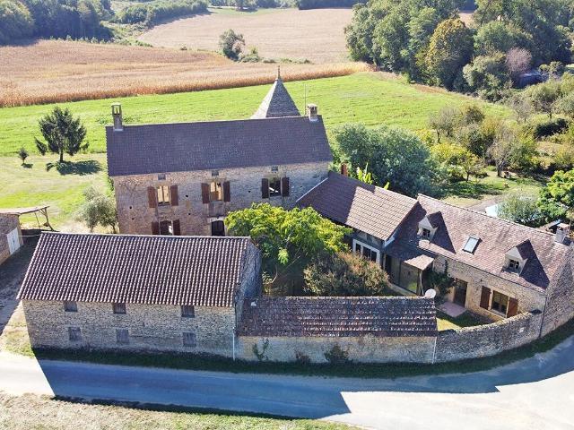 Corps de ferme Saint Genies 289 m2